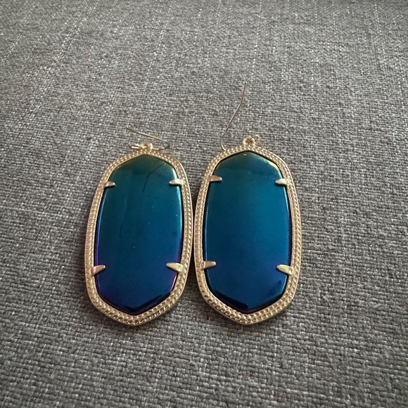 Kendra Scott Jewelry - Elegant Blue Stone Drop Earrings